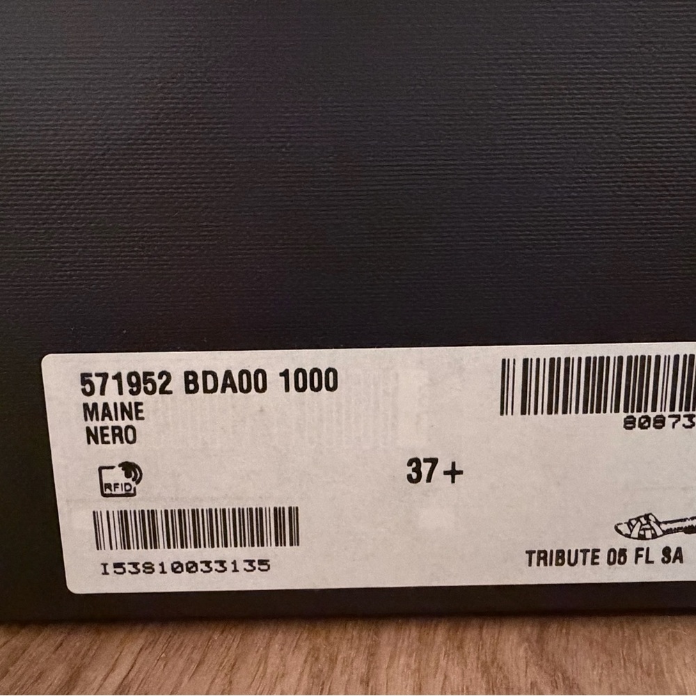 Saint Laurent Tribute black flat sandals. Size 37.5. Like new. - Picture 3 of 8